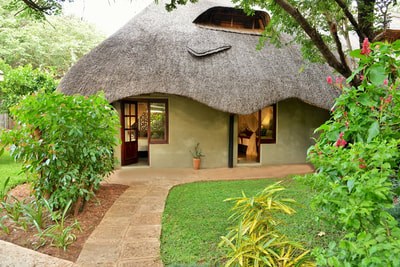 Exterior of accommodation, Bayete Guest Lodge, Victoria Falls